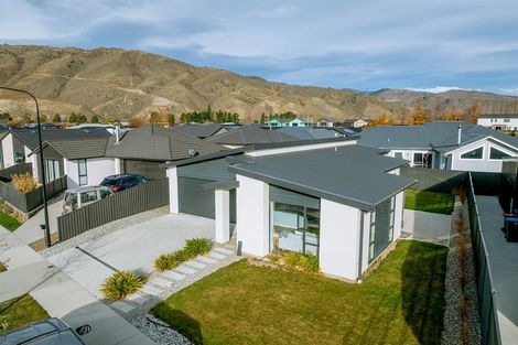 Photo of property in 8 Kohinoor Lane, Cromwell, 9310