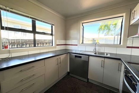 Photo of property in 28 Hooks Road, Manurewa, Auckland, 2102