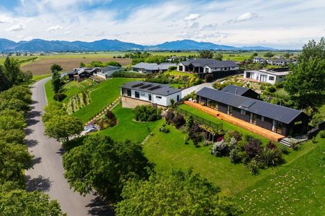 Photo of property in 19 Golf View Close, Fairhall, 7272