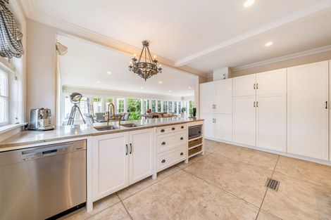 Photo of property in 291 Fergusson Drive, Heretaunga, Upper Hutt, 5018