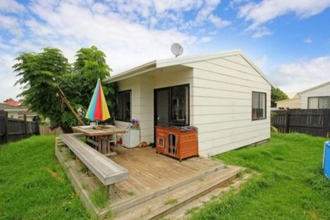 Photo of property in 2/38 Maplesden Drive, Clendon Park, Auckland, 2103