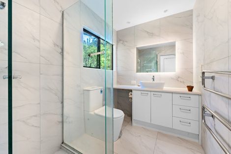 Photo of property in 43b Island Bay Road, Beach Haven, Auckland, 0626