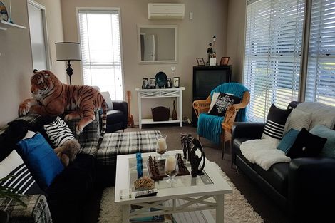 Photo of property in 2 Staines Avenue, Mangere East, Auckland, 2024