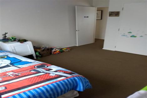 Photo of property in 6 San Valentino Drive, Henderson, Auckland, 0612