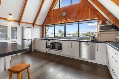 Photo of property in 25a Dickson Road, Papamoa Beach, Papamoa, 3118