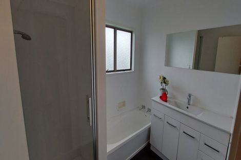 Photo of property in 5 Iris Place, Clendon Park, Auckland, 2103