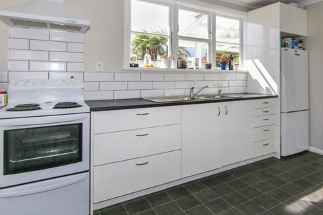 Photo of property in 23 Colvin Street, Westport, 7825