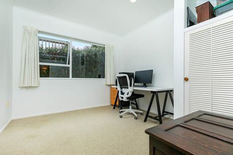 Photo of property in 13 Kiteroa Terrace, Rothesay Bay, Auckland, 0630