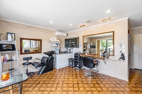 Photo of property in 2 Realm Drive, Paraparaumu, 5032