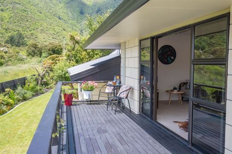 Photo of property in 108 Moana View Road, Waikawa, Picton, 7220