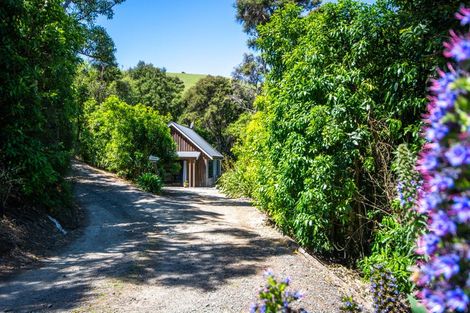 Photo of property in 6888i Christchurch Akaroa Road, Takamatua, 7581