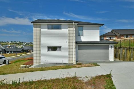 Photo of property in 19 Resolution Drive, Gulf Harbour, Whangaparaoa, 0930