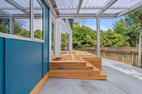 Photo of property in 5 Awanui Street, Merrilands, New Plymouth, 4312
