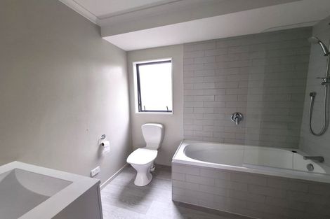 Photo of property in 39 Rewarewa Road, Te Atatu Peninsula, Auckland, 0610