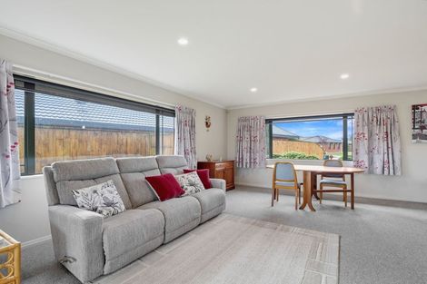 Photo of property in 52 Tennyson Avenue, Kelvin Grove, Palmerston North, 4414