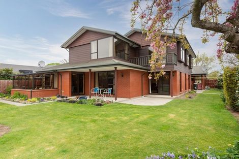 Photo of property in 28 Cricklewood Place, Avonhead, Christchurch, 8042