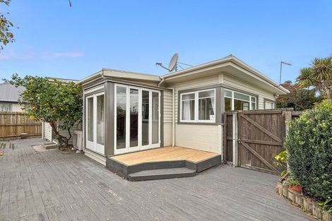 Photo of property in 2 Meadowville Avenue, Spreydon, Christchurch, 8024