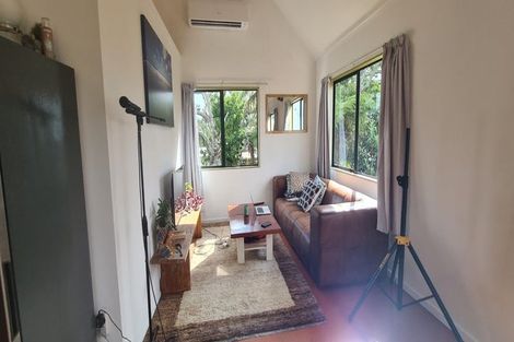 Photo of property in 3 The Terrace, Herald Island, Auckland, 0618