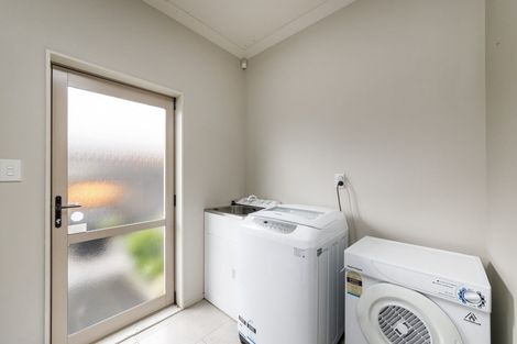 Photo of property in 116 Ruapehu Drive, Fitzherbert, Palmerston North, 4410