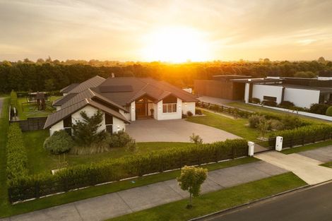 Photo of property in 19 Mike Smith Drive, Cambridge, 3434