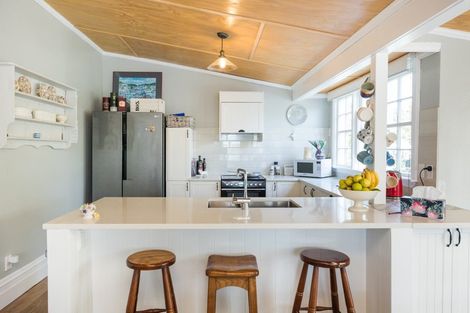 Photo of property in 89 Bridge Street, Bulls, 4818