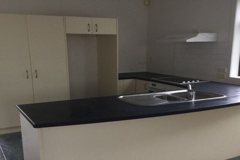 Photo of property in Tuscany Towers, 60/1 Ambrico Place, New Lynn, Auckland, 0600