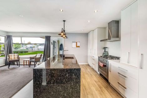 Photo of property in 12 Kitchener Street, Gore, 9710