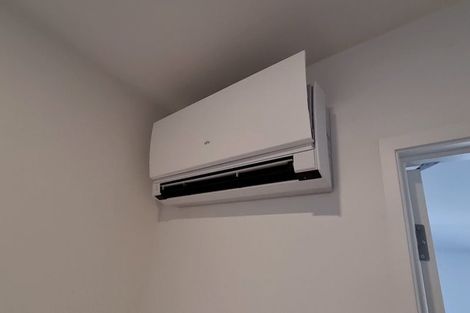 Photo of property in 3/137 Tirimoana Road, Te Atatu South, Auckland, 0602