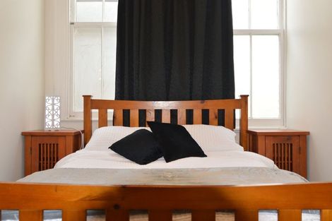 Photo of property in 16 Austin Street, Mount Victoria, Wellington, 6011