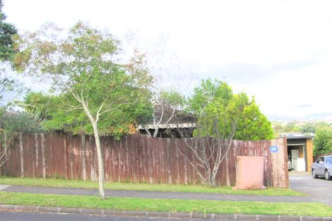 Photo of property in 13 Mark Edward Drive, Half Moon Bay, Auckland, 2012
