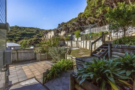 Photo of property in 16 Kinloch Place, Papakowhai, Porirua, 5024