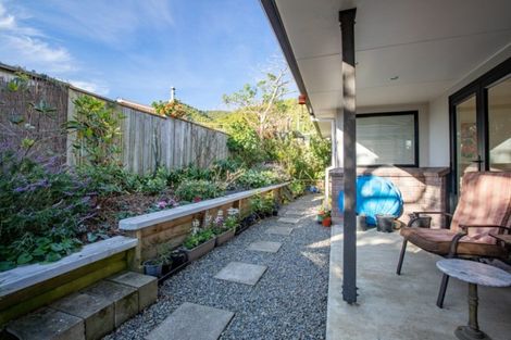 Photo of property in 8a Winara Avenue, Waikanae, 5036