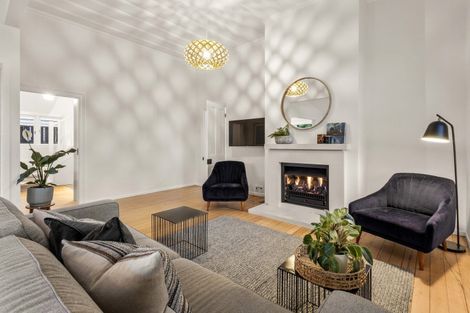 Photo of property in 8 Rutland Road, Stanley Point, Auckland, 0624