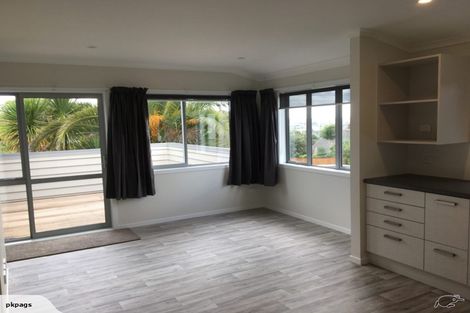 Photo of property in 21 Highland Avenue, Titirangi, Auckland, 0604