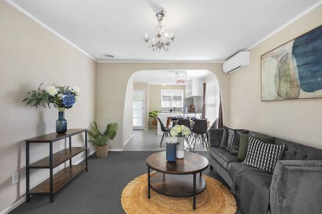 Photo of property in 72 Helena Street, Massey, Auckland, 0614