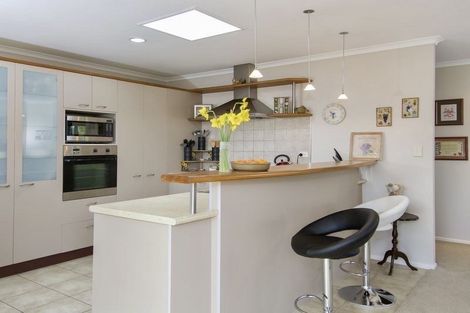 Photo of property in 1 Mcleod Place, Papamoa Beach, Papamoa, 3118