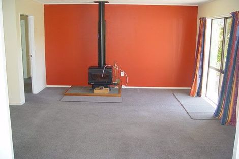 Photo of property in 32 Albatross Close, Whitby, Porirua, 5024