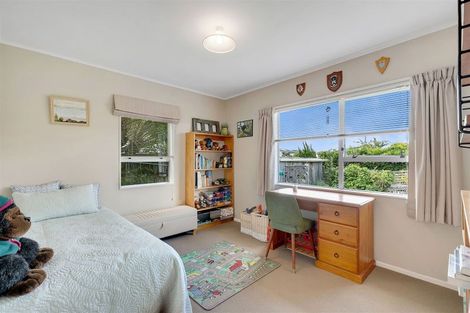Photo of property in 1 Naver Place, Papakowhai, Porirua, 5024
