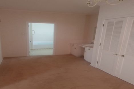 Photo of property in 5 Westview Grove, Miramar, Wellington, 6022