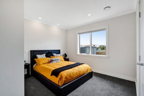 Photo of property in 16 Holford Street, Westown, New Plymouth, 4310