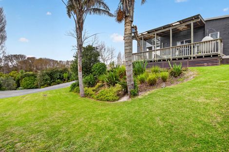 Photo of property in 16 Settlement Road, Kaiwaka, 0573