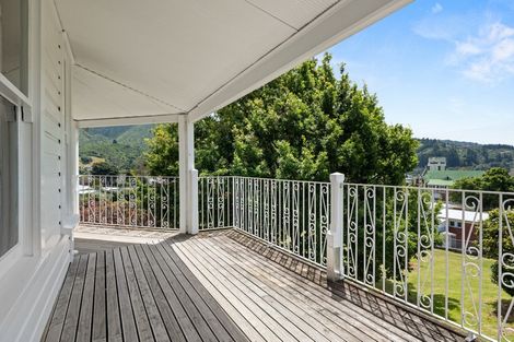 Photo of property in 123 Wellington Street, Picton, 7220