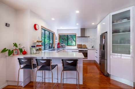 Photo of property in 86 Wood Bay Road, Titirangi, Auckland, 0604