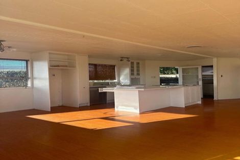 Photo of property in 91 Sunnyside Road, Sunnyvale, Auckland, 0612