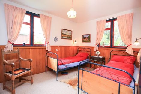 Photo of property in 33 Durie Vale Road, Durie Hill, Whanganui, 4500