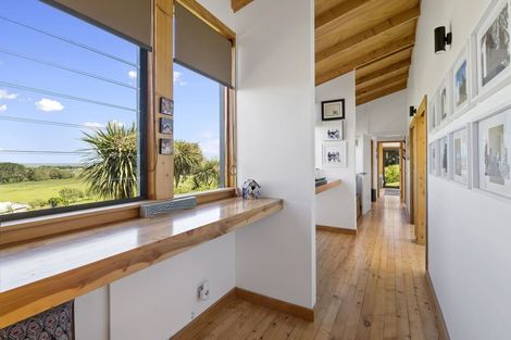 Photo of property in 68 Harakeke Road, Te Horo, Otaki, 5581