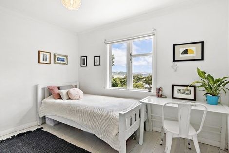 Photo of property in 100 Barnard Street, Wadestown, Wellington, 6012