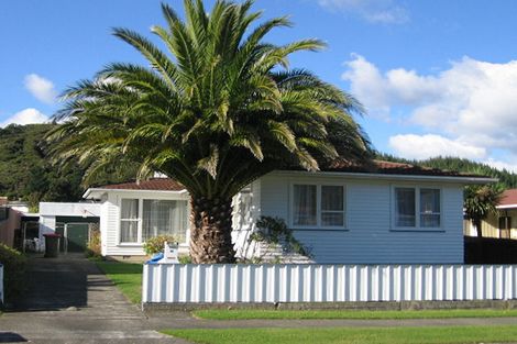 Photo of property in 44 Momona Street, Wainuiomata, Lower Hutt, 5014