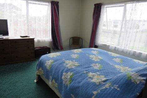 Photo of property in 18 Russell Street, Westport, 7825