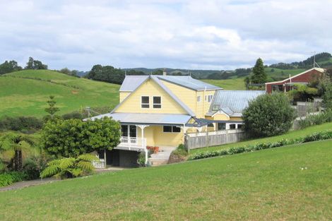 Photo of property in 405 Onemana Drive, Onemana, Whangamata, 3691